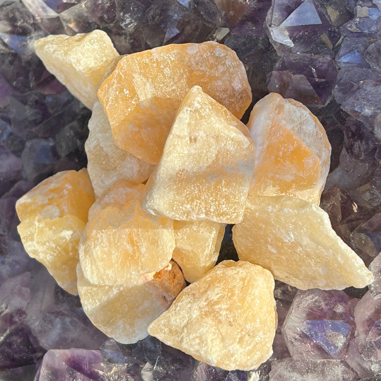 Ruwe Oranje Calciet – Genieten van het leven